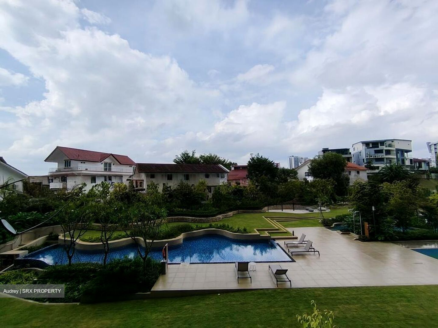 Amo Residence (D20), Apartment #517527111